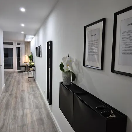 Apartamento Modernes Im Zentrum Mit Tiefgaragenstellplatz *