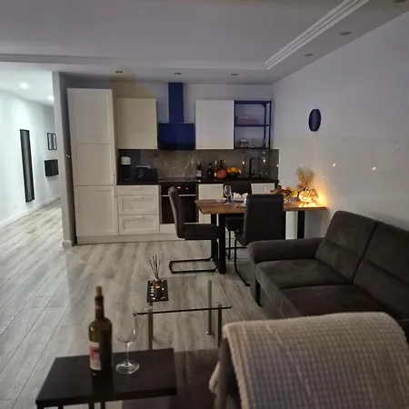 Apartamento Modernes Im Zentrum Mit Tiefgaragenstellplatz Wolfsburgo