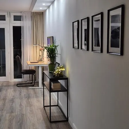 Modernes Im Zentrum Mit Tiefgaragenstellplatz * Wolfsburgo