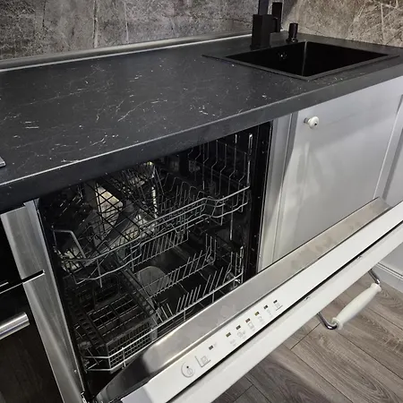 Apartamento Modernes Im Zentrum Mit Tiefgaragenstellplatz *