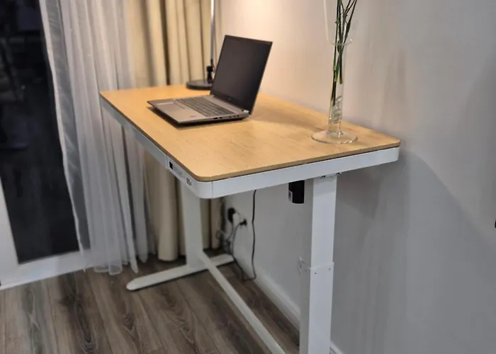 Modernes Im Zentrum Mit Tiefgaragenstellplatz Apartamento