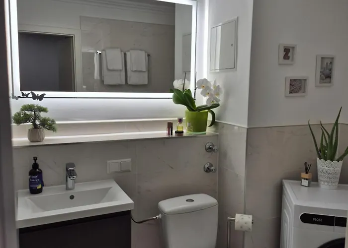 Modernes Im Zentrum Mit Tiefgaragenstellplatz Apartamento