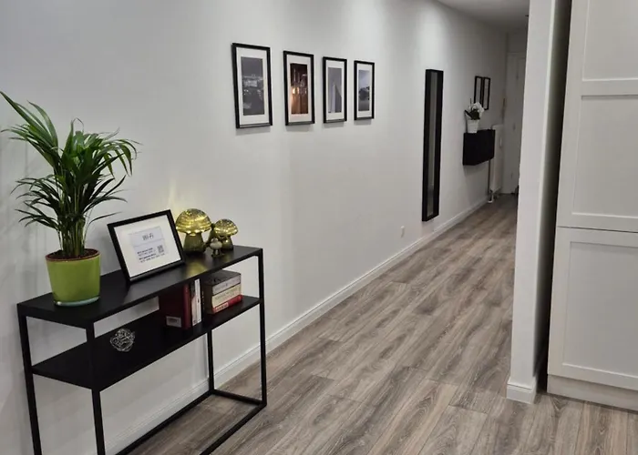 Apartamento Modernes Im Zentrum Mit Tiefgaragenstellplatz
